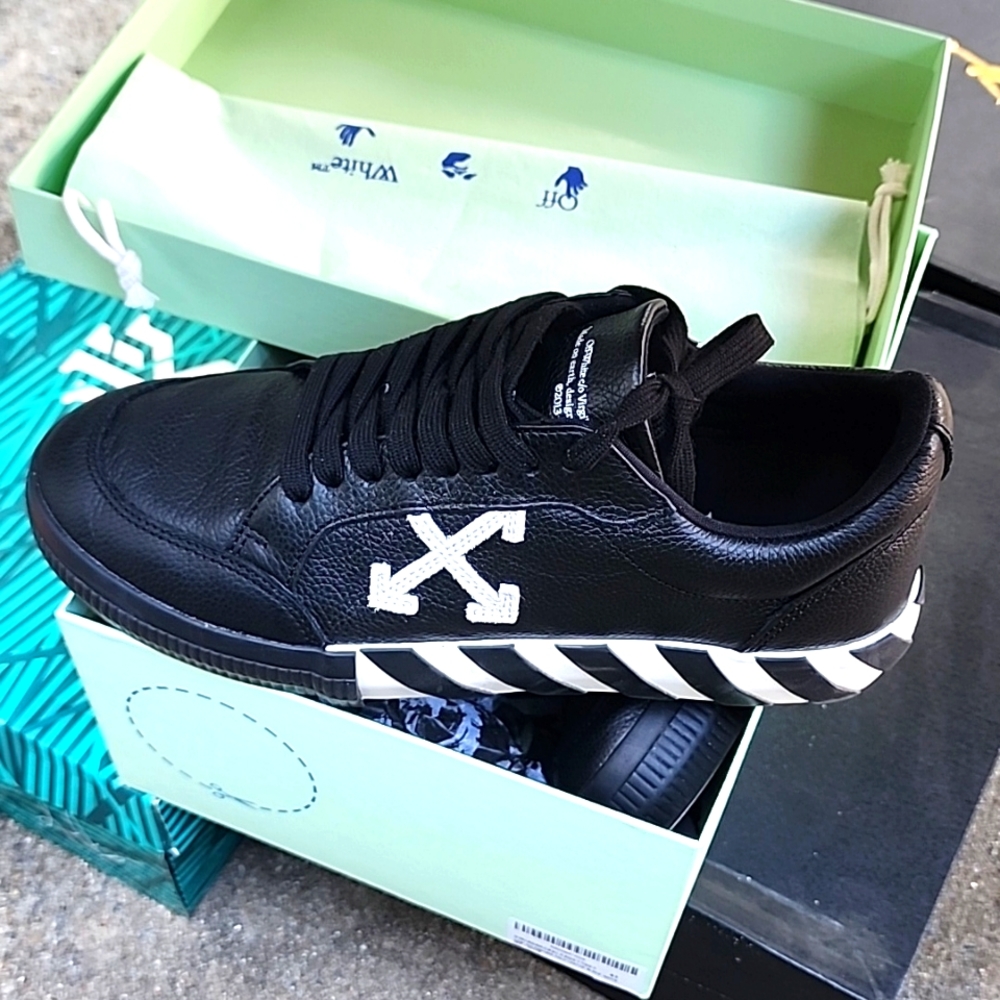 Off White Mens Unisex Sneakers Black and White